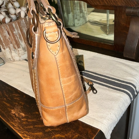 NWOT Frye Melissa Leather Medium Crossbody Satchel Beige Brown Retail $328 - Picture 5 of 13
